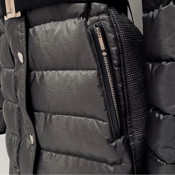 BURBERRY LONDON ABBEYDALE FOX-FUR TRIMMED PUFFER COAT - Picture 9 of 14